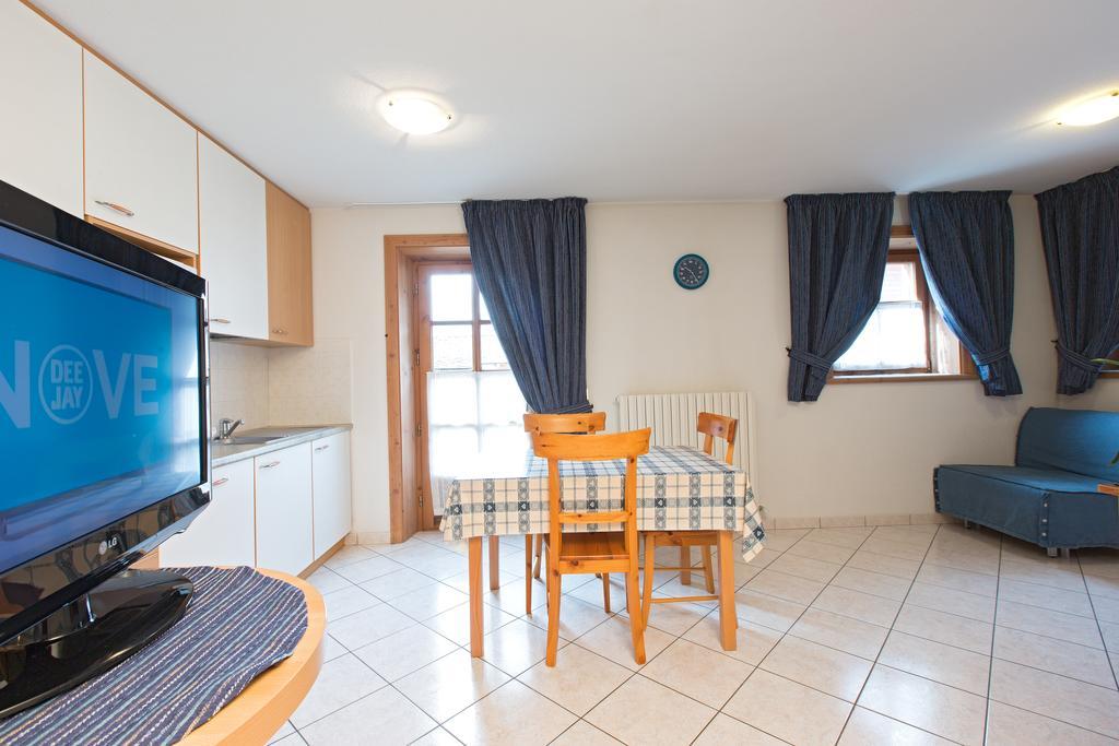 Bait Vegl Apartman Livigno Szoba fotó