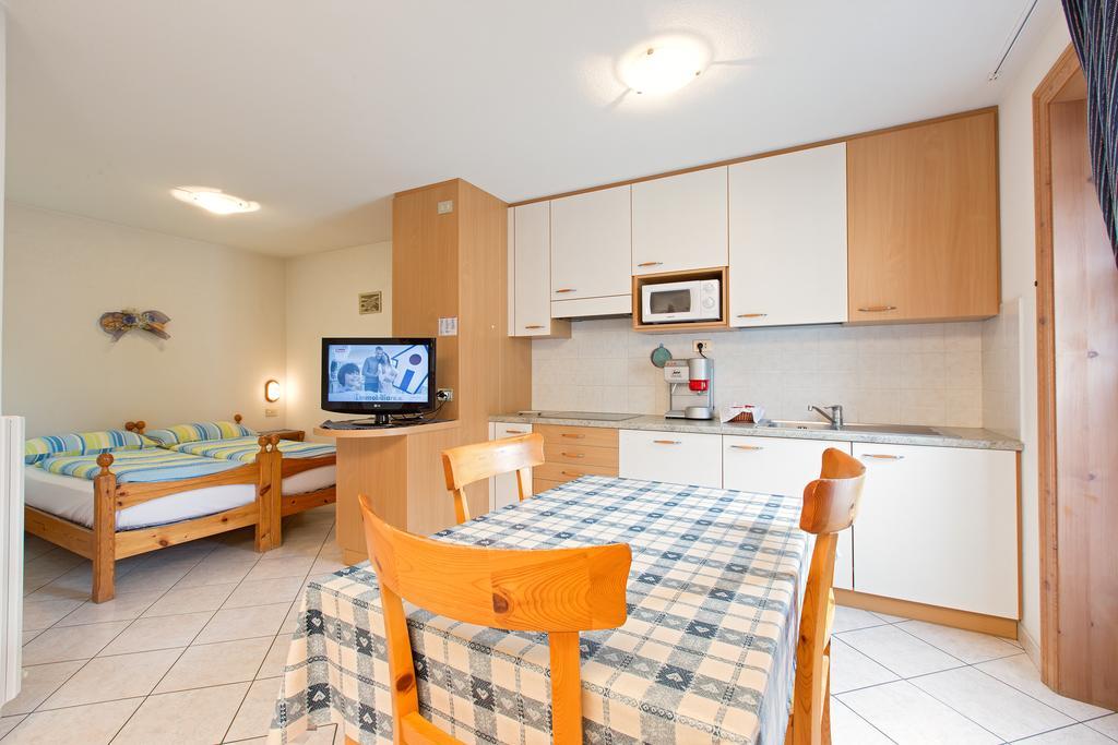 Bait Vegl Apartman Livigno Szoba fotó